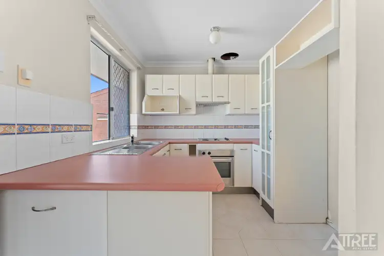 Seventh view of Homely house listing, 6a Kendal Court, Camillo WA 6111