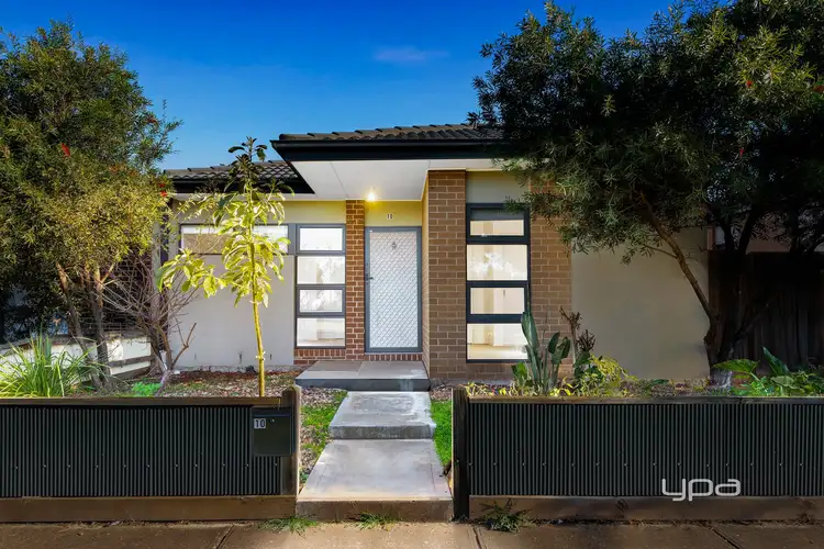 10/2 Elizabeth Street, Rockbank VIC 3335