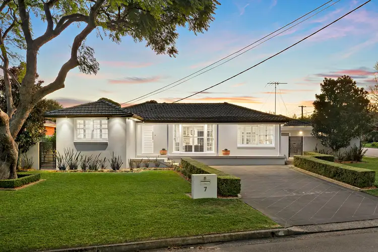 7 Essington Crescent, Sylvania NSW 2224