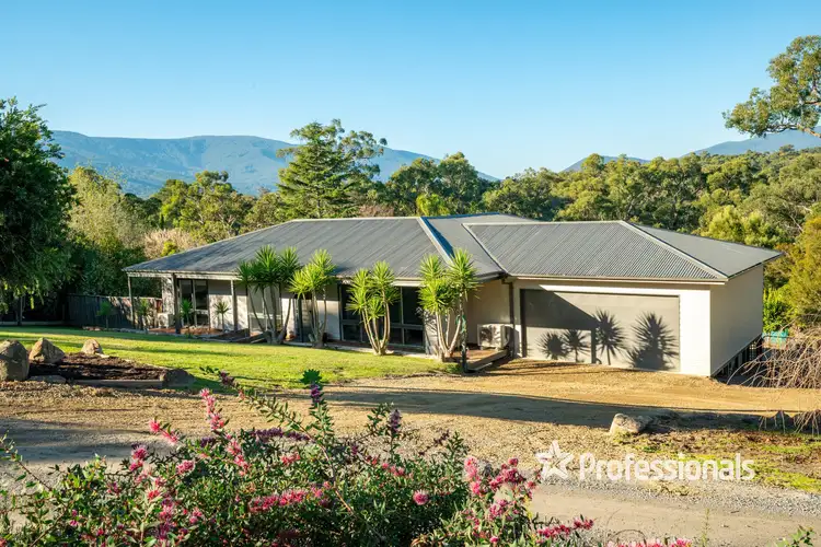 9 Carroll Street, Launching Place VIC 3139