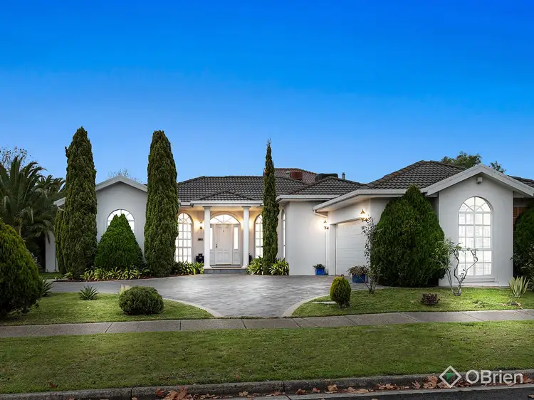 16 Stirling Court, Hillside VIC 3037