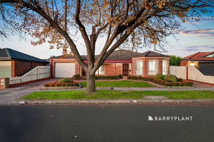 6 Scarborough Drive, Narre Warren South VIC 3805