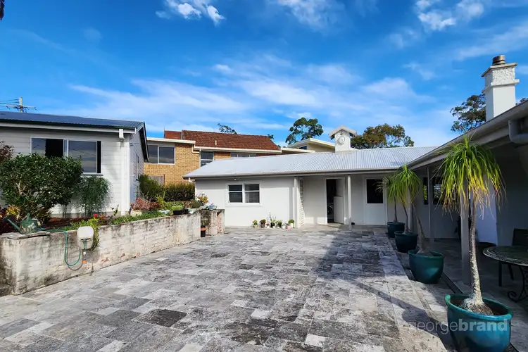 2/30 Asca Drive, Green Point NSW 2251