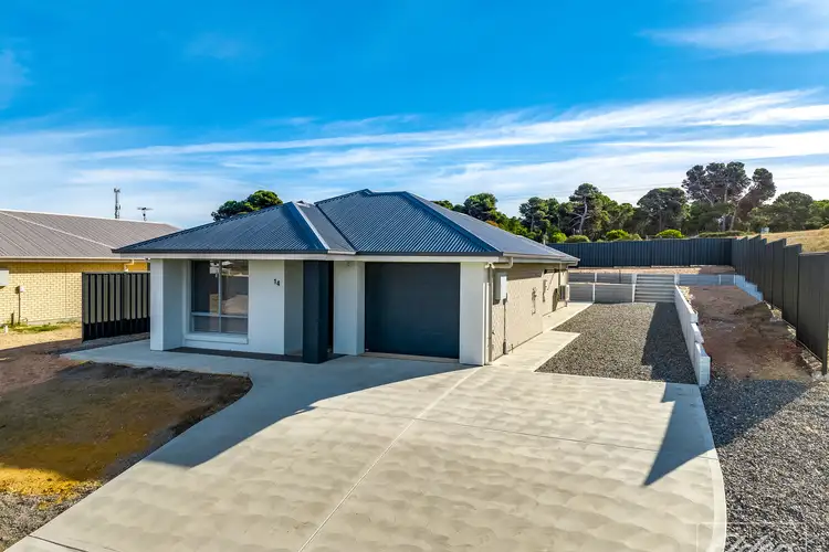 14 Victoria Parade, Hindmarsh Island SA 5214