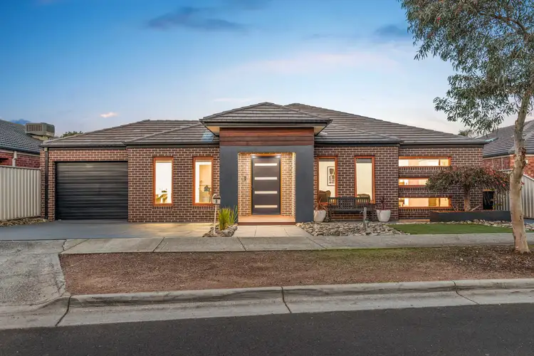 8 Hovell Drive, Burnside Heights VIC 3023