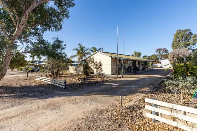7 Whelan Road, Port Broughton SA 5522