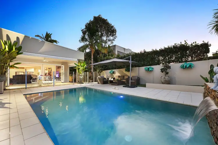 8010A Vista Drive, Benowa QLD 4217