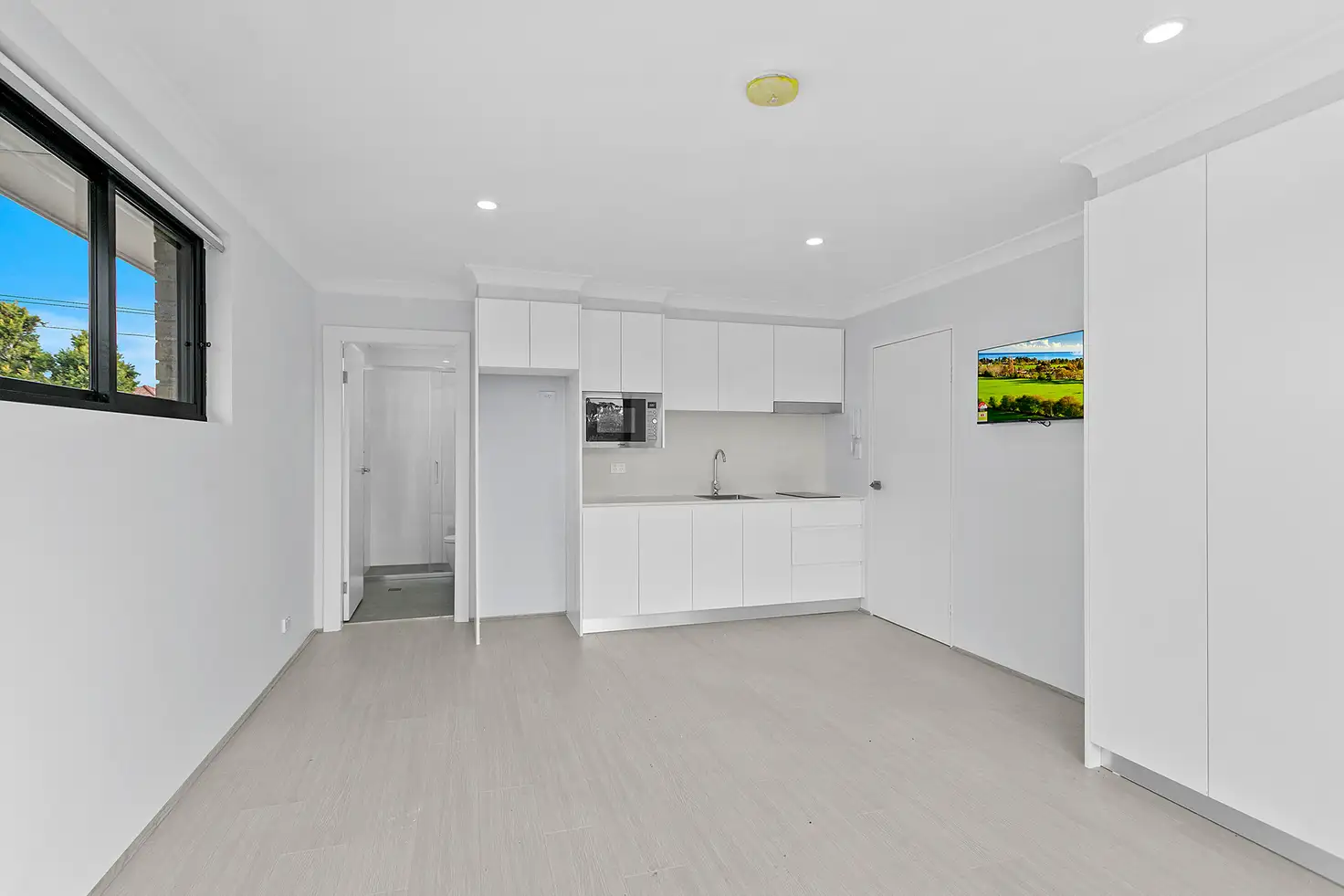 Main view of Homely studio listing, 2/424 King Georges Road, Beverly Hills NSW 2209