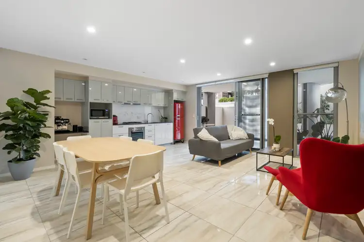 Main view of Homely unit listing, 2/141 Dornoch Terrace, Highgate Hill QLD 4101