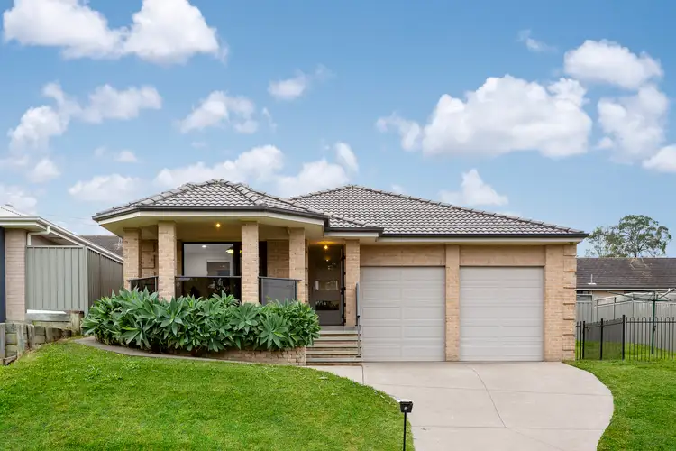 6 Cleveland Street, Cameron Park NSW 2285