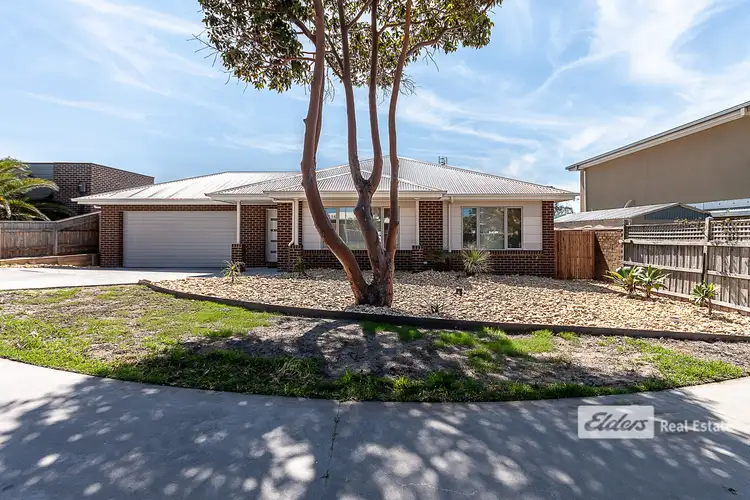 3/8 Lewis Place