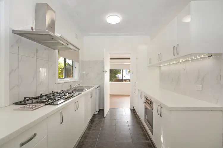 8 Sinclair Street