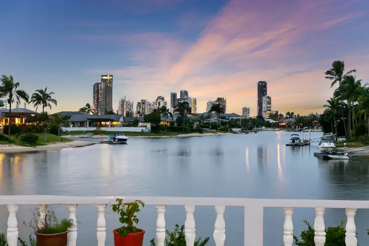 21 Bight Court, Mermaid Waters QLD 4218
