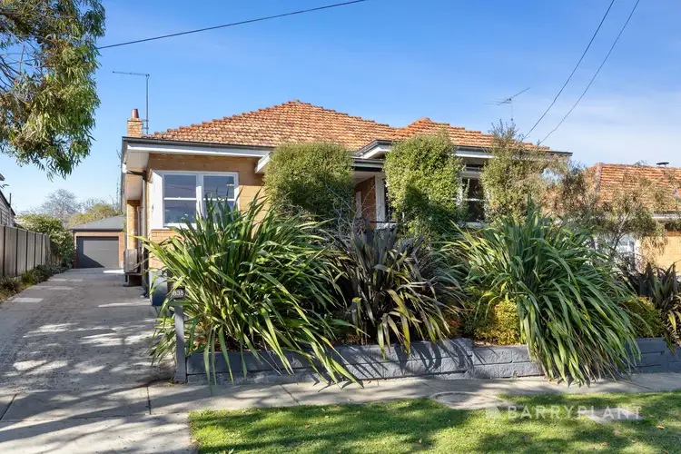 1/835 Humffray Street South
