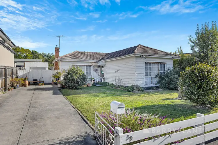 39 Harlington Street, Clayton VIC 3168