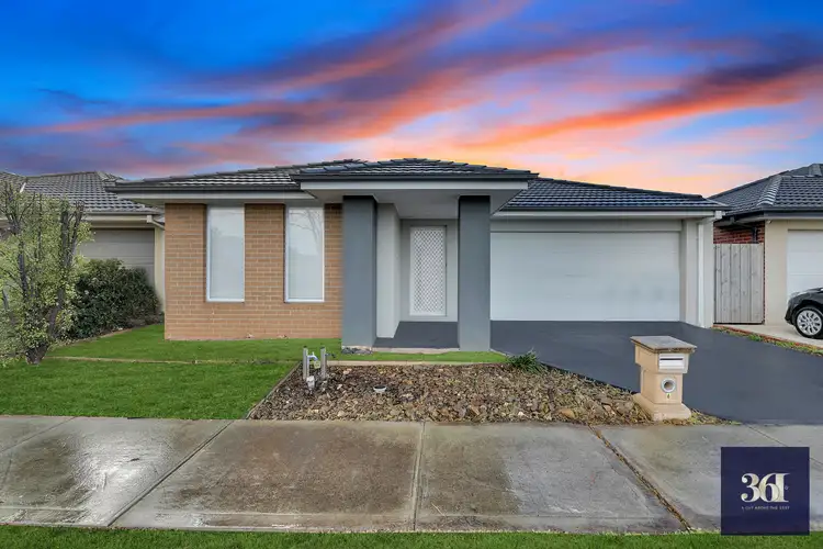 6 Adelong Street, Werribee VIC 3030
