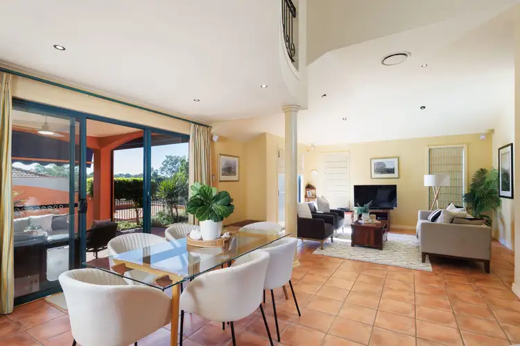 17/56 Kersley Road, Kenmore QLD 4069