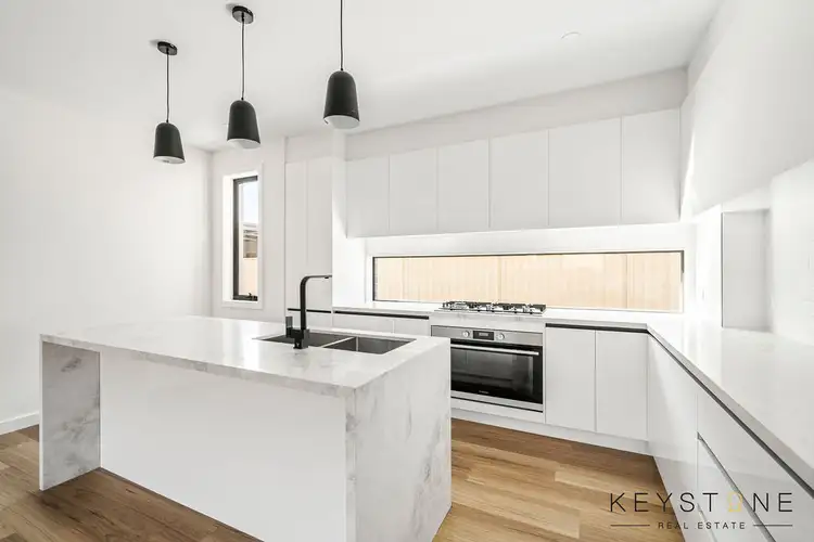 106 Townhouse 1 - 2 & 3  The Boulevard, Thomastown VIC 3074
