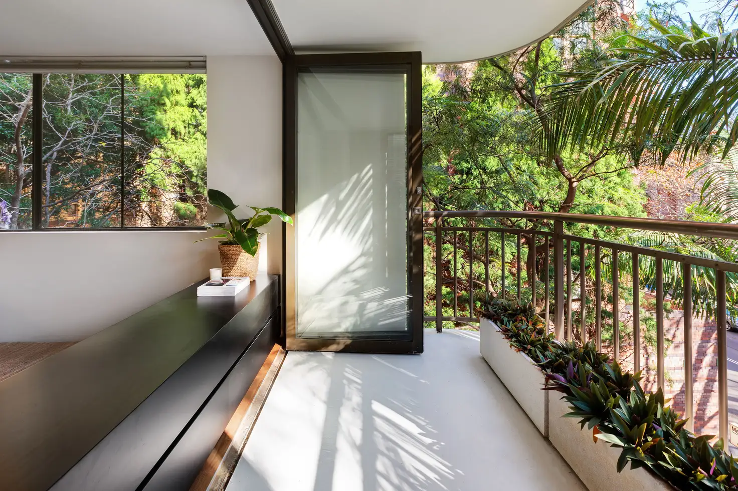 Main view of Homely apartment listing, 4E/6 Macleay Street, Potts Point NSW 2011