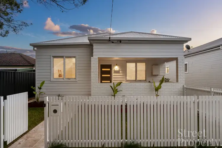 20 Kitchener Parade, Mayfield East NSW 2304