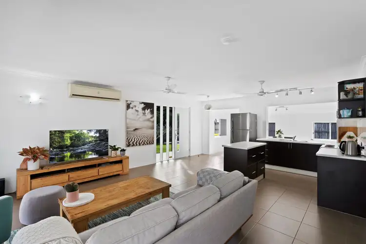 9 Jensen Street, Manoora QLD 4870