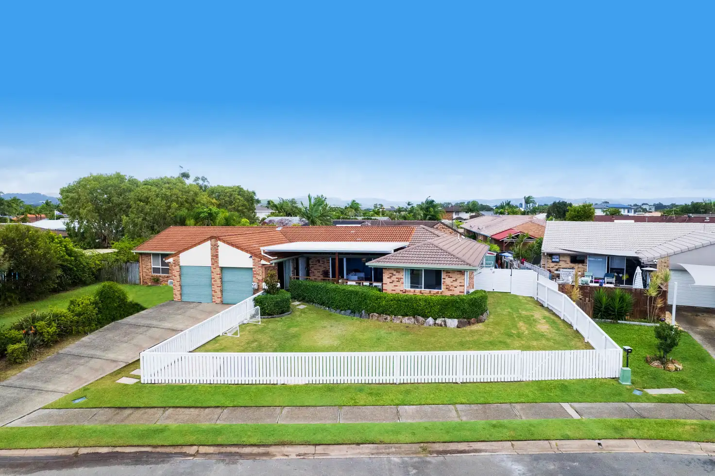 Main view of Homely semi-detached listing, 1/23 Galeen Drive, Burleigh Waters QLD 4220