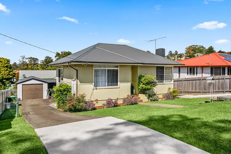 15 & 15a Carr Parade, Unanderra NSW 2526