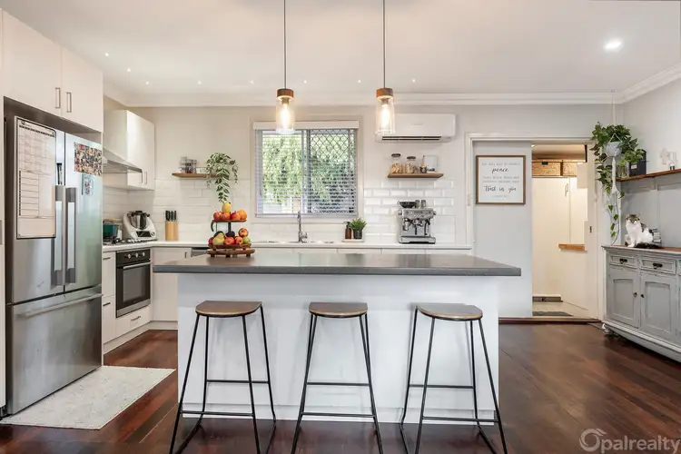 11 Hercules Street, Rockingham WA 6168