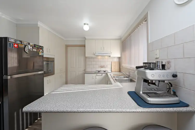 Fourth view of Homely unit listing, 2/11 Stamford Crescent, Rowville VIC 3178