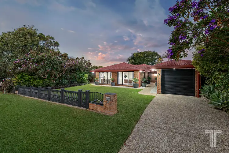5 Taronne Street, Carindale QLD 4152