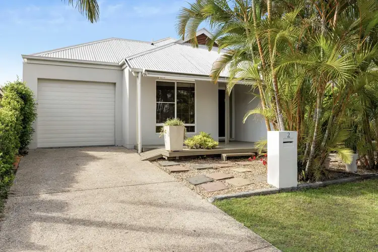 2 St Lucia Crescent, Kawana Island QLD 4575