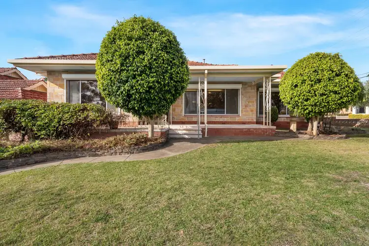 27 Courtabie Avenue, Rostrevor SA 5073