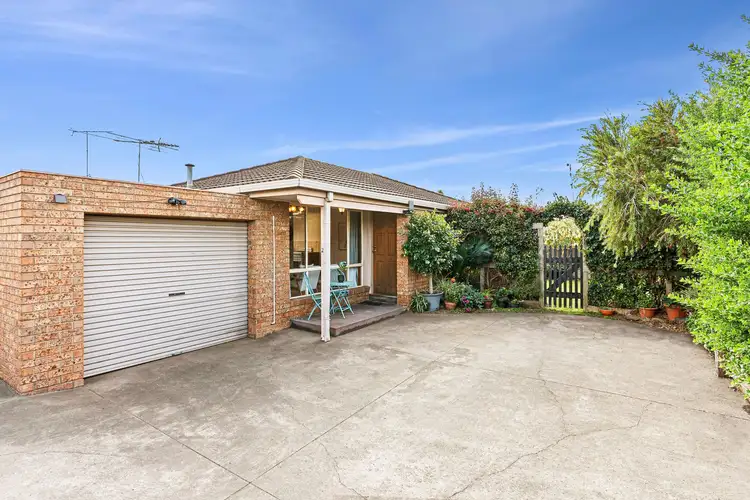 2/2 The Fairway, North Geelong VIC 3215