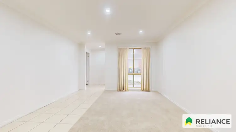 24/4-16 Melaleuca Drive, Meadow Heights VIC 3048