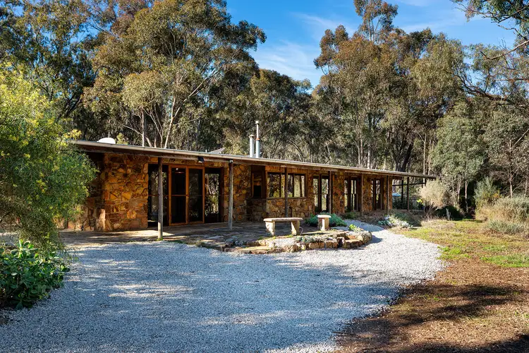 69 Pound Lane, Guildford VIC 3451