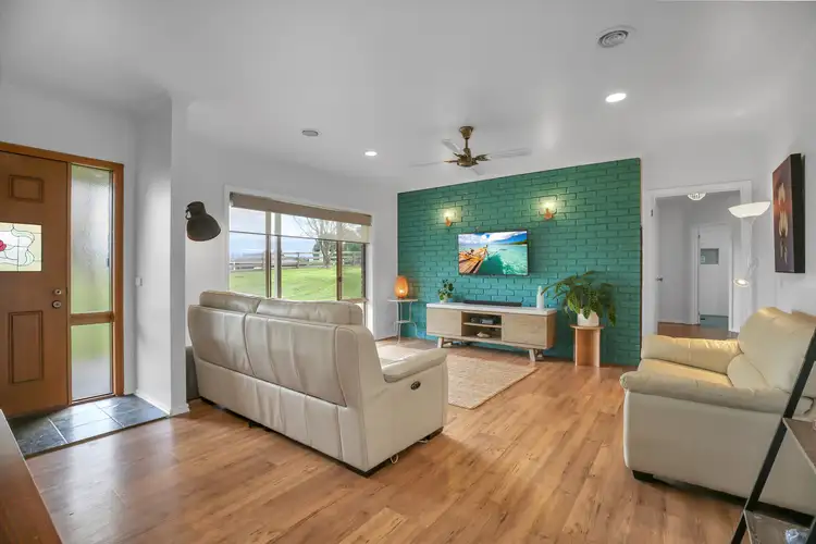 Fifth view of Homely house listing, 8 Warraview Close, Warragul VIC 3820