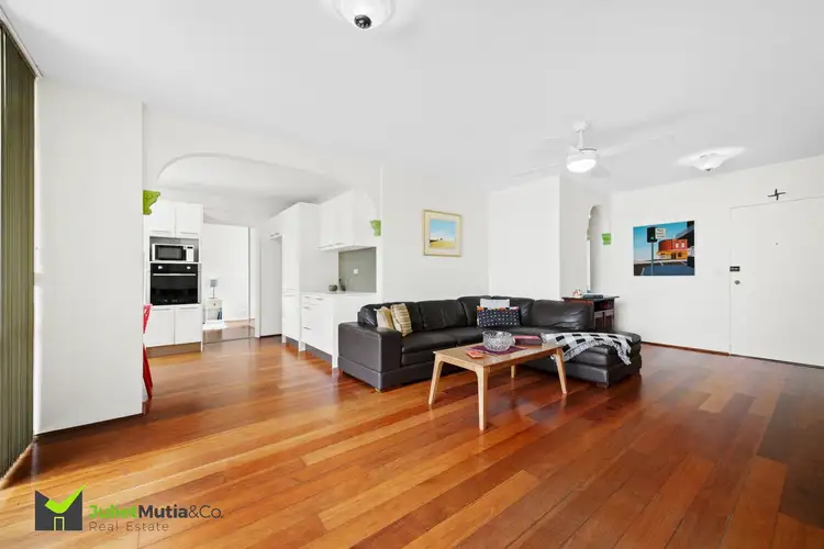 2/104 Lower St Georges Crescent