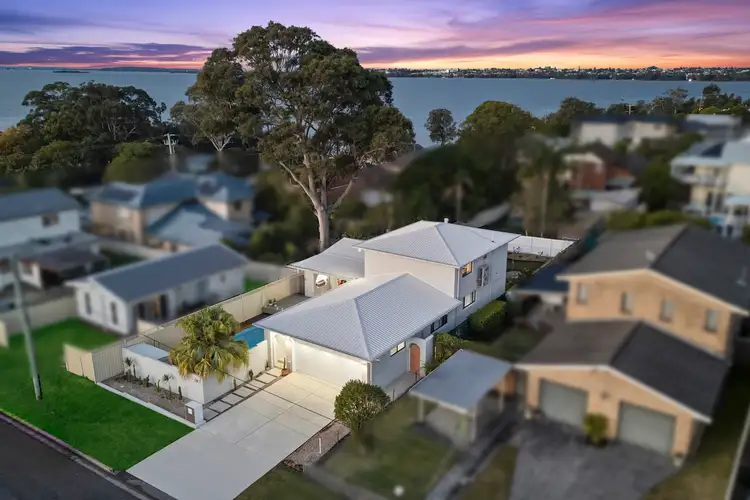 2 George Hely Crescent, Killarney Vale NSW 2261