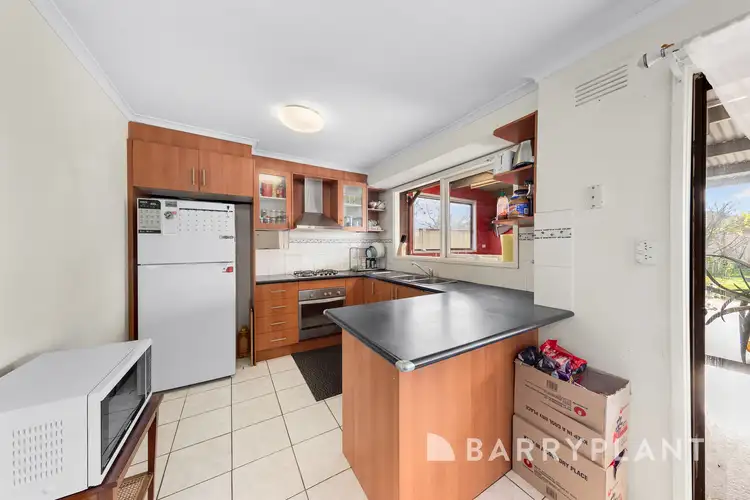 Fourth view of Homely house listing, 1 Toora Court, St Albans VIC 3021