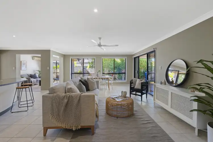 185 Crestwood Drive, Molendinar QLD 4214