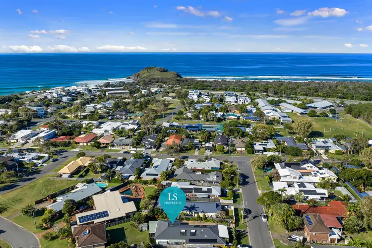 2/9 Poinciana Avenue, Bogangar NSW 2488