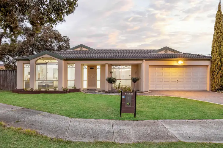 18 Illawarra Circuit, Taylors Hill VIC 3037