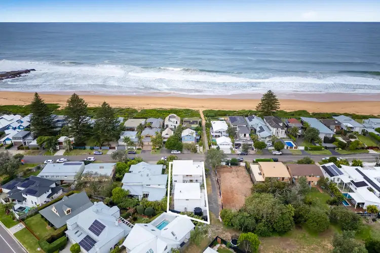11 North Avoca Parade, North Avoca NSW 2260