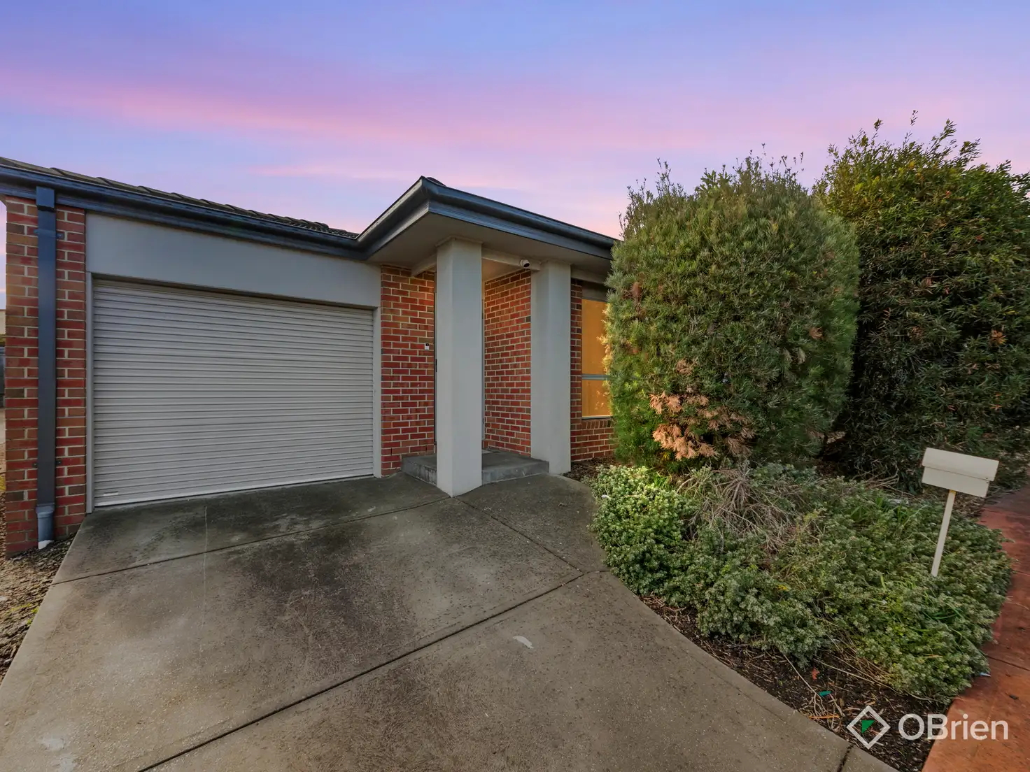 Main view of Homely unit listing, 18/11 Hawk Avenue, Pakenham VIC 3810