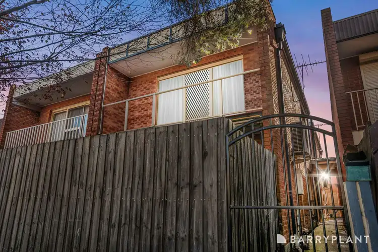 1/10 John Street, St Albans VIC 3021