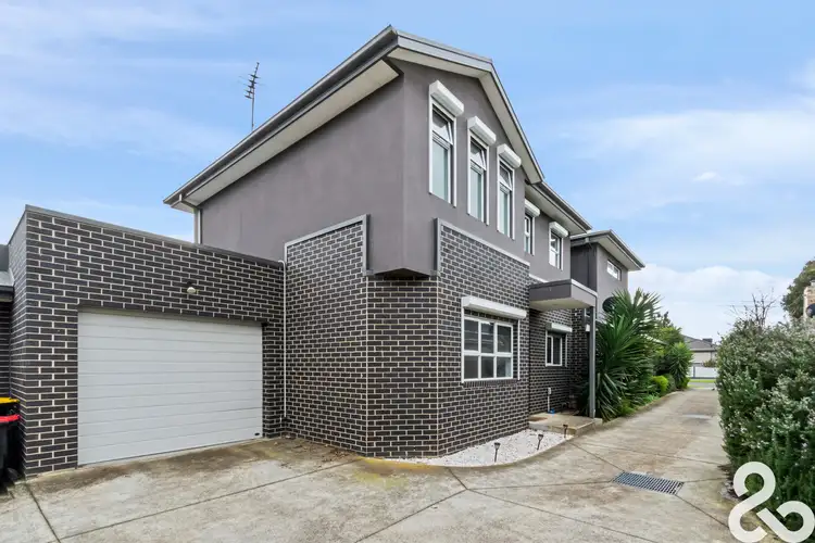 2/3 Ila Street