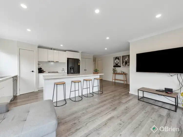 Fifth view of Homely house listing, 2/37 Victoria Street, Drouin VIC 3818