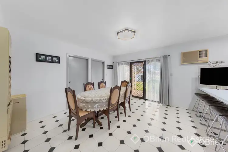 Fifth view of Homely house listing, 8 Wilpena Court, St Albans VIC 3021