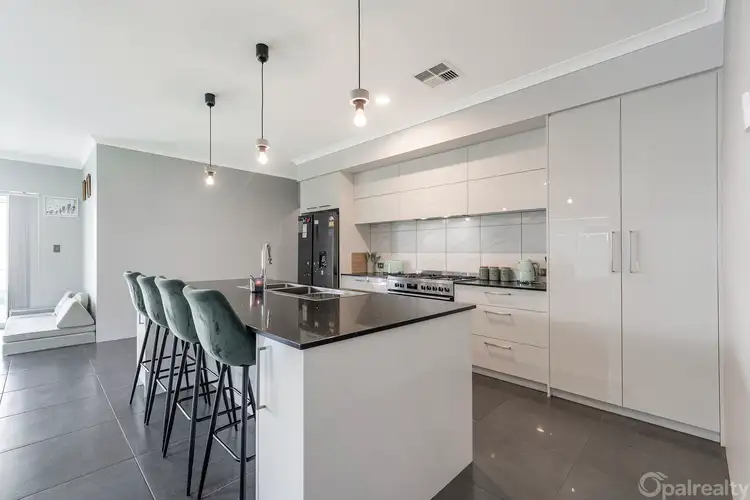 16 Daffodil Way, Karnup WA 6176