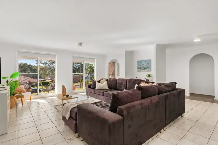 31 Kestrel Avenue, Mount Hutton NSW 2290